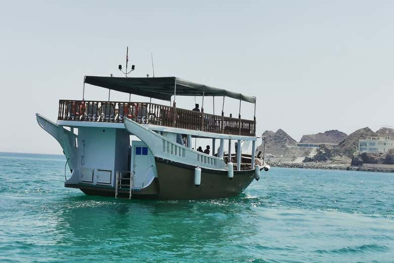 Enjoying the cruise in Dibba Bay